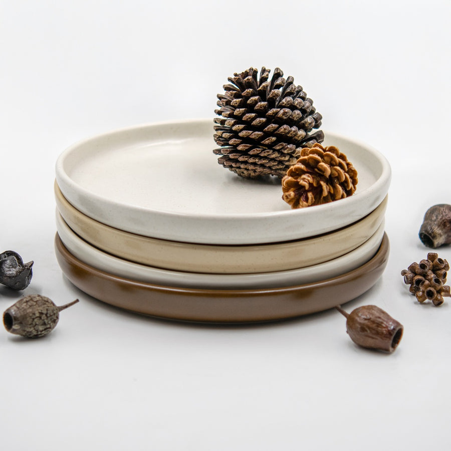 Lip Plate in Ht Lip Plate Main 1 Lr finish ceramic tableware